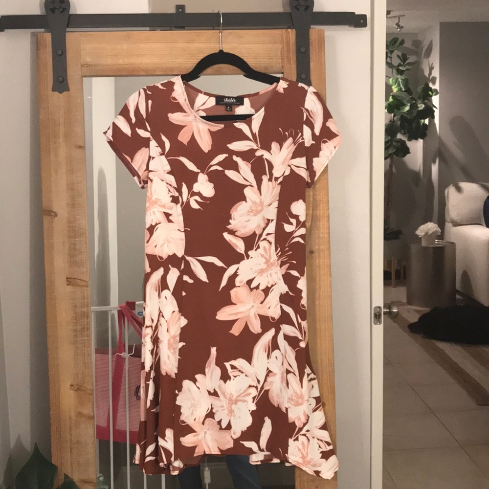 *NEW* Asymmetrical brown floral dress